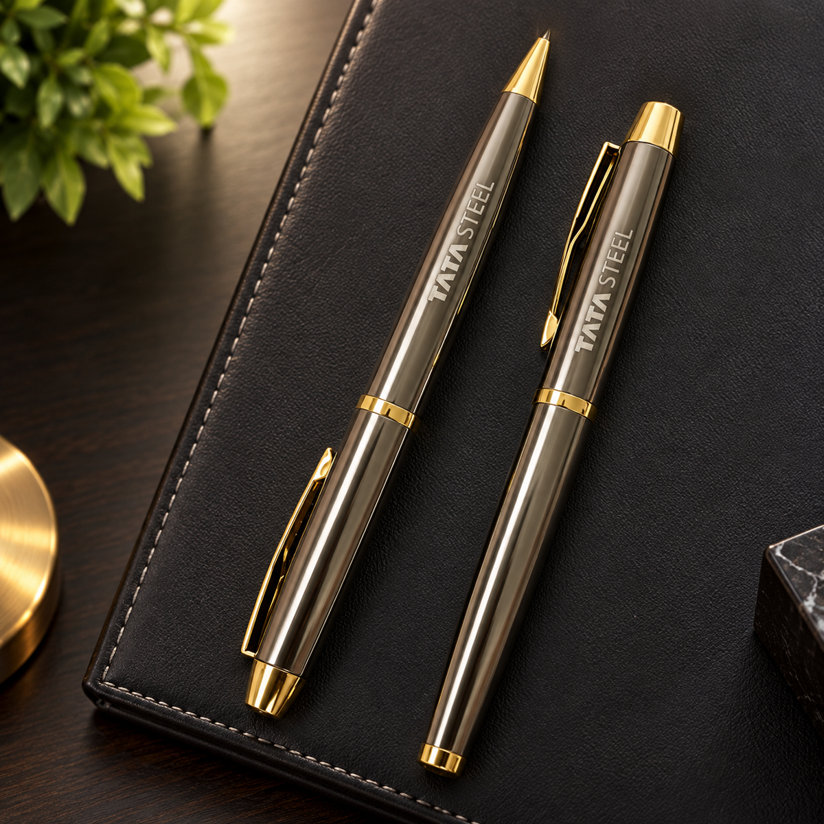 Personalized with name, designation, company logo, or a short message, making it a thoughtful option for corporate and promotional gifting.